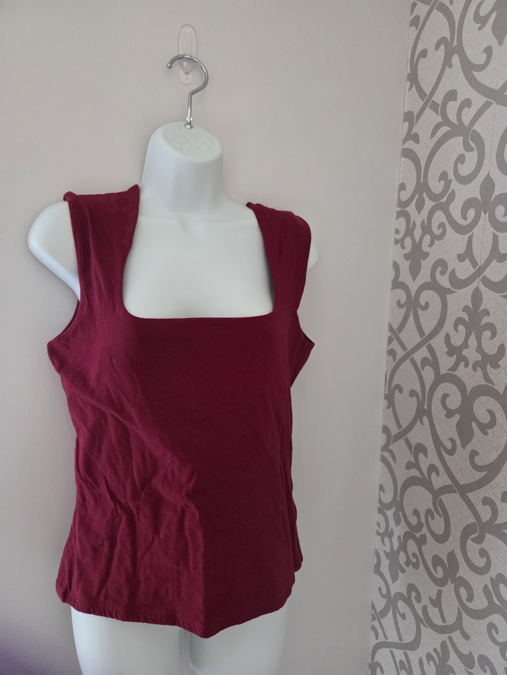 Women's Square Neck Sleeveless Tank Top - Wine
